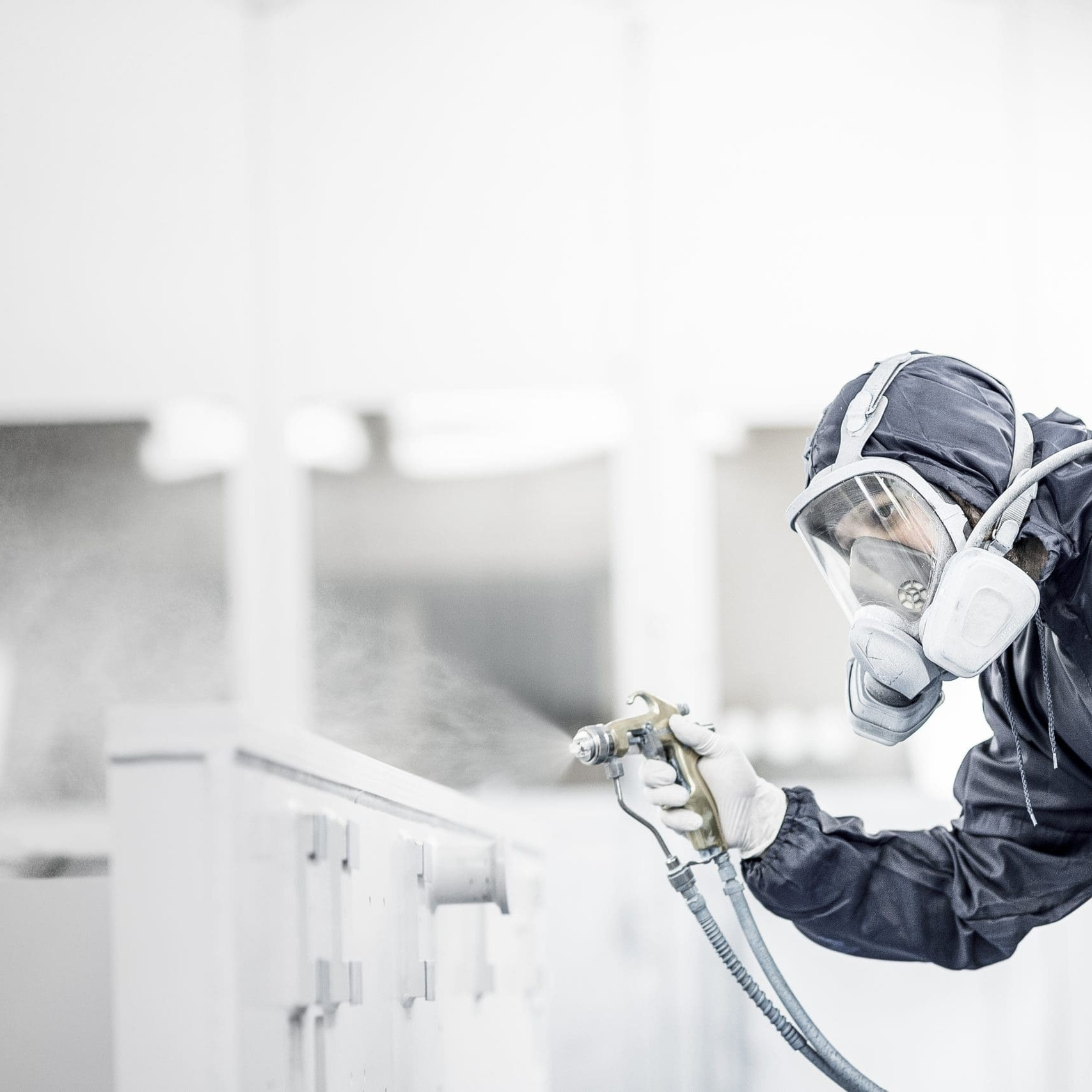 Spritzgiessmaschine wird angemalt